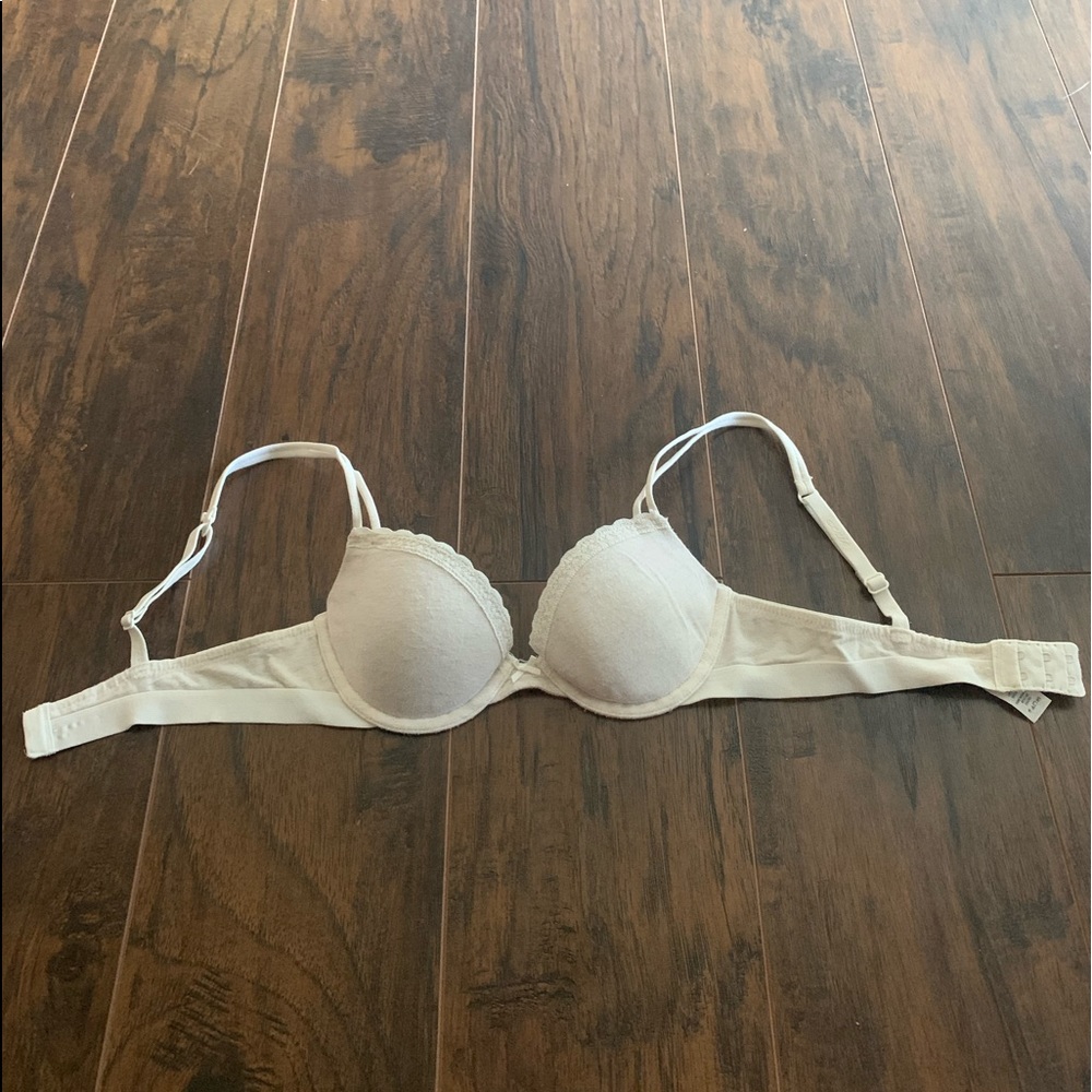 Cream Aerie bra with lace trim